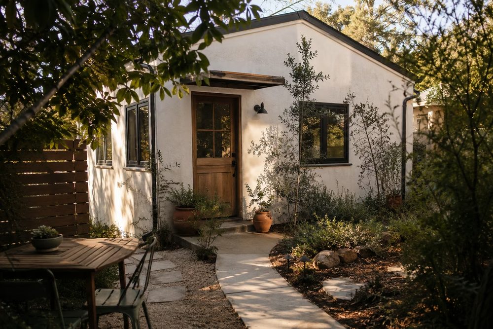 Backyard accessory dwelling unit with its own entrance
